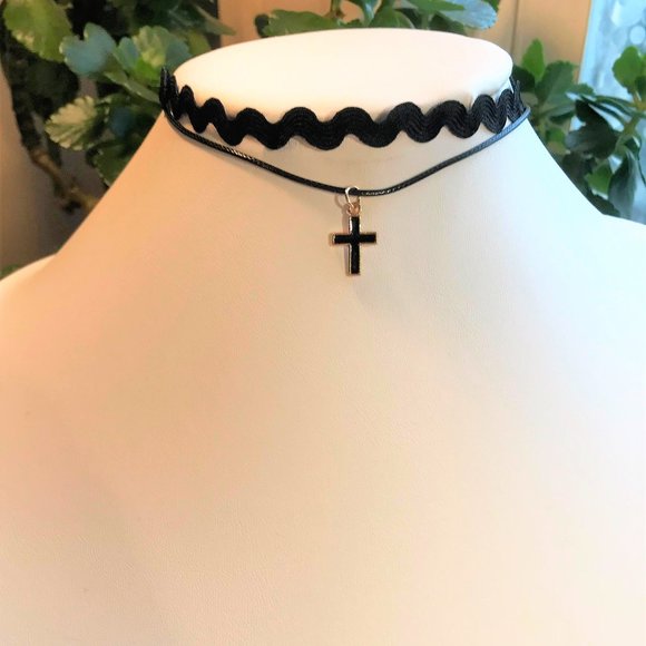 Girls Choker Necklace - Picture 3 of 5